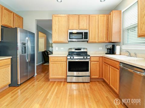 606 Erin Dr, Elgin, IL 60124 photo 10