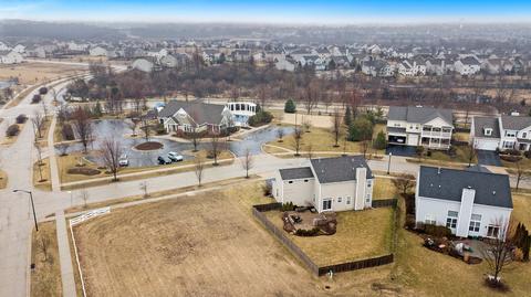 606 Erin Dr, Elgin, IL 60124 photo 33
