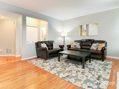 606 Erin Dr, Elgin, IL 60124 photo 5