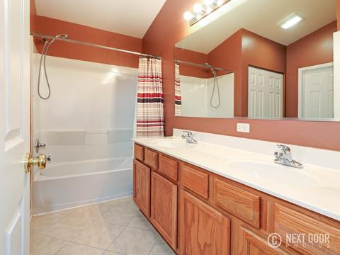 606 Erin Dr, Elgin, IL 60124 photo 20