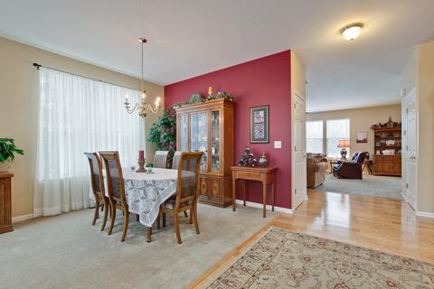 4077 Conifer Dr, Elgin, IL 60124 photo 4