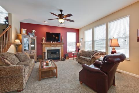 4077 Conifer Dr, Elgin, IL 60124 photo 8