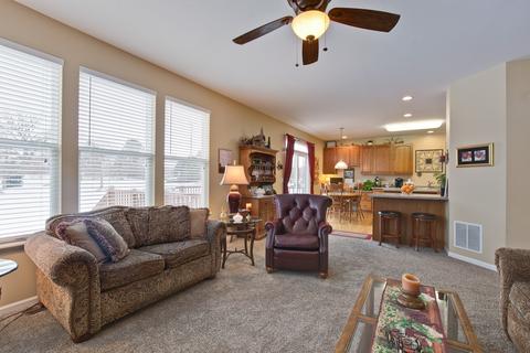 4077 Conifer Dr, Elgin, IL 60124 photo 10
