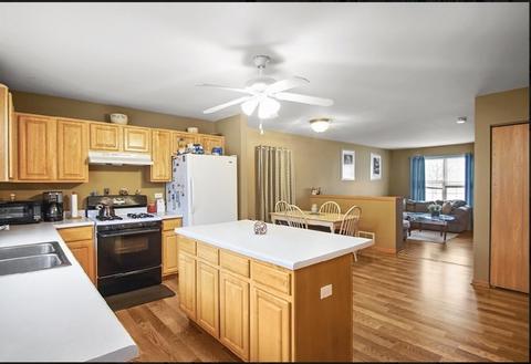 2021 Grayhawk Dr, Aurora, IL 60503 photo 9