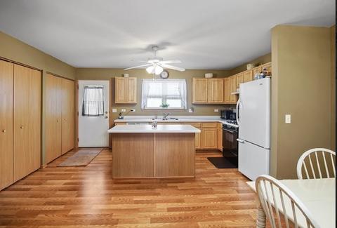 2021 Grayhawk Dr, Aurora, IL 60503 photo 7