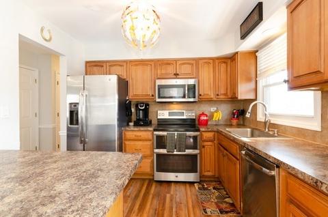 564 S 5th St, West Dundee, IL 60118 photo 3