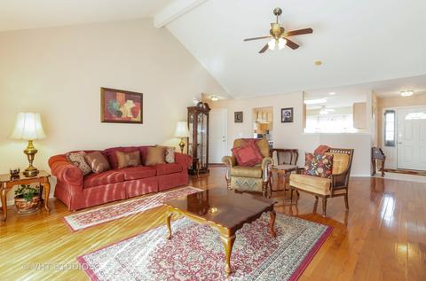 403 Whitmore Trl, Mchenry, IL 60050 photo 2