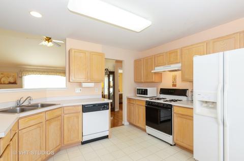 403 Whitmore Trl, Mchenry, IL 60050 photo 3