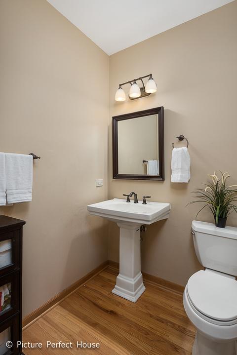 1042 Robbins Ct, Wheaton, IL 60187 photo 15