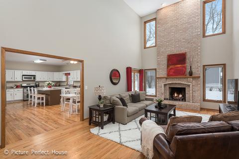 1042 Robbins Ct, Wheaton, IL 60187 photo 9