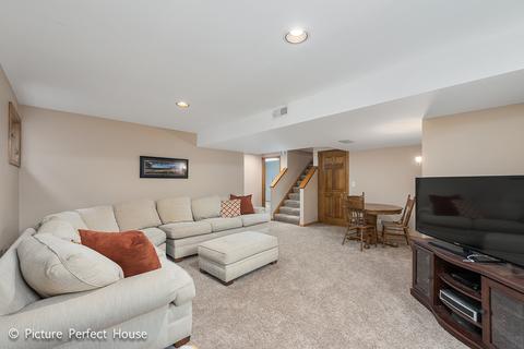 1042 Robbins Ct, Wheaton, IL 60187 photo 22