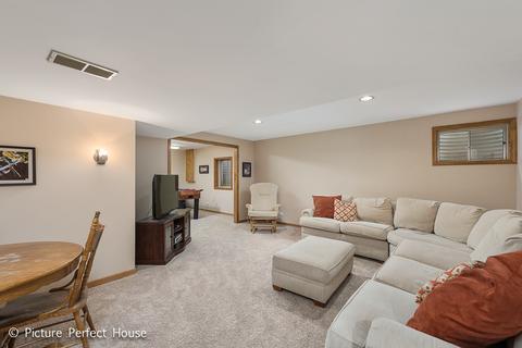 1042 Robbins Ct, Wheaton, IL 60187 photo 23