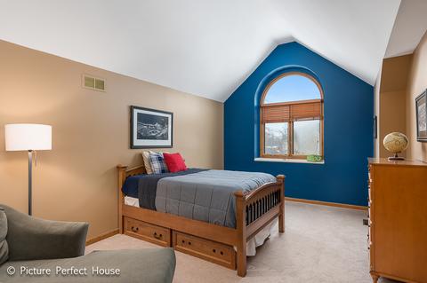 1042 Robbins Ct, Wheaton, IL 60187 photo 18