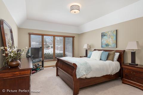 1042 Robbins Ct, Wheaton, IL 60187 photo 16