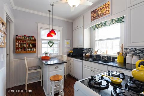 671 Oak St, Elgin, IL 60123 photo 9