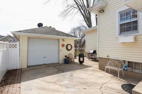 671 Oak St, Elgin, IL 60123 photo 25