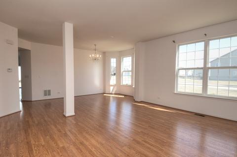 1792 Barnett Ln, Bartlett, IL 60103 photo 4