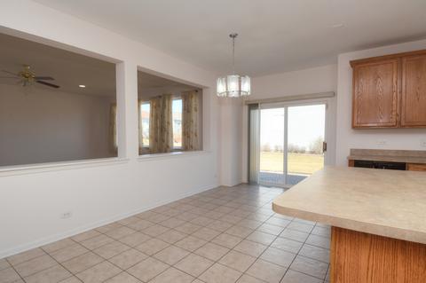 1792 Barnett Ln, Bartlett, IL 60103 photo 12