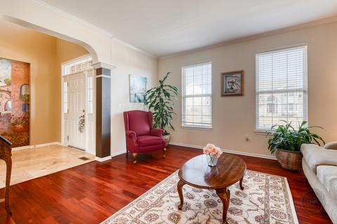 2950 Shamrock Cir, Elgin, IL 60124 photo 7
