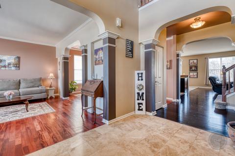 2950 Shamrock Cir, Elgin, IL 60124 photo 4