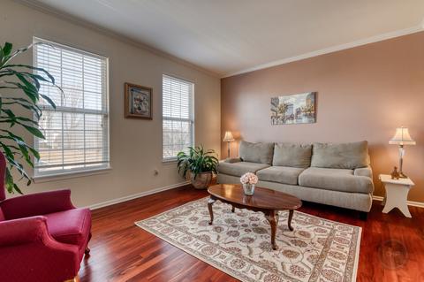 2950 Shamrock Cir, Elgin, IL 60124 photo 5