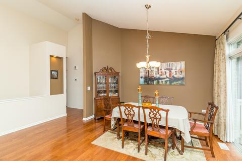976 Oak Ridge Blvd, Elgin, IL 60120 photo 9