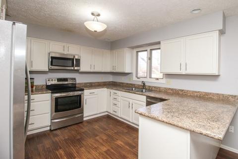110 Cheltenham Dr, Normal, IL 61761 photo 9