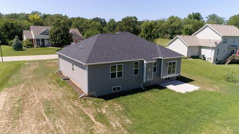 2 Hidden Grove Ln, Spring Valley, IL 61362 photo 4