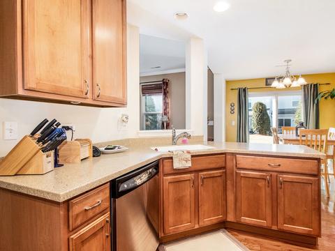 104 Devoe Dr, Oswego, IL 60543 photo 8