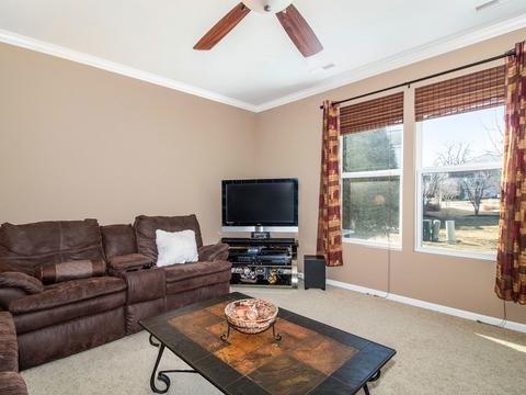 104 Devoe Dr, Oswego, IL 60543 photo 3
