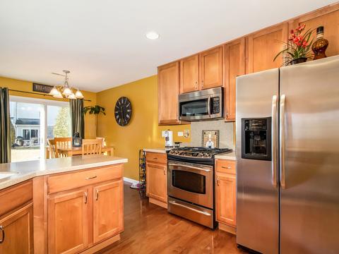 104 Devoe Dr, Oswego, IL 60543 photo 9