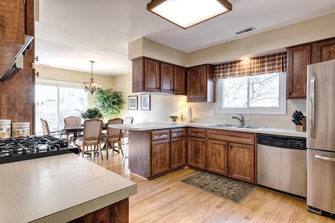 1024 Devonshire Ave, Naperville, IL 60540 photo 8