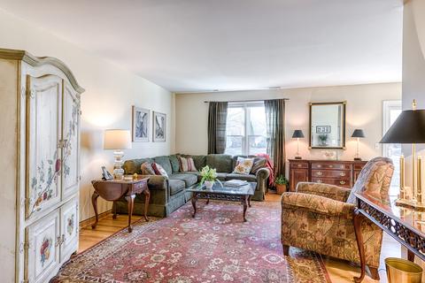 1024 Devonshire Ave, Naperville, IL 60540 photo 3