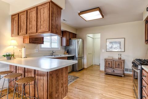1024 Devonshire Ave, Naperville, IL 60540 photo 7