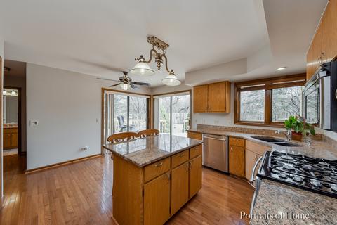 2185 Charlotte Ct, Wheaton, IL 60189 photo 8