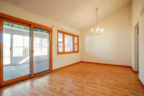 424 Tracy Ter, Des Plaines, IL 60016 photo 5