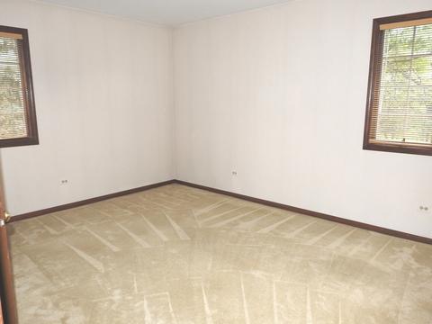 221 Stanhope Dr #C, Willowbrook, IL 60527 photo 8