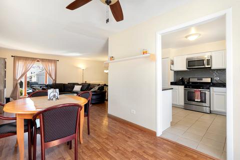1040 Beverly Dr, Wheeling, IL 60090 photo 9
