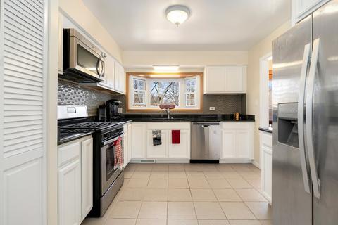 1040 Beverly Dr, Wheeling, IL 60090 photo 13