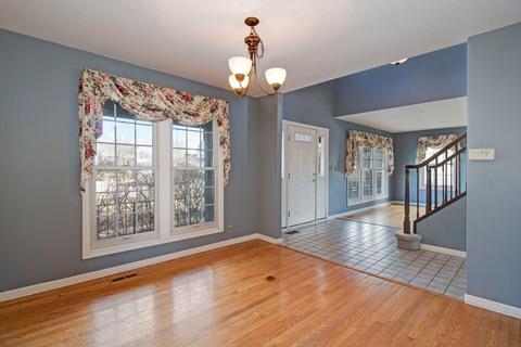 3605 Fairfax Ct E, Aurora, IL 60504 photo 2