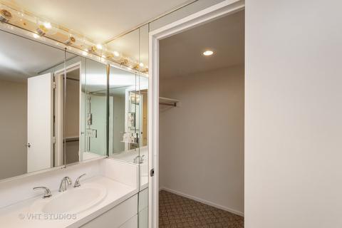 175 E Delaware Pl #8403, Chicago, IL 60611 photo 7