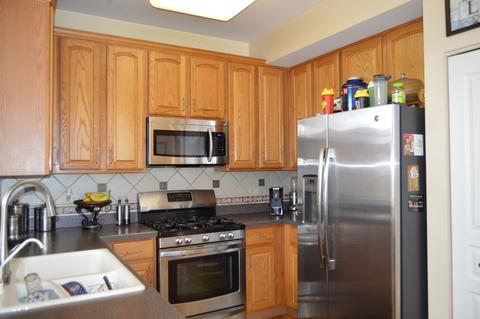 2 Pine Grove Ct, Algonquin, IL 60102 photo 3