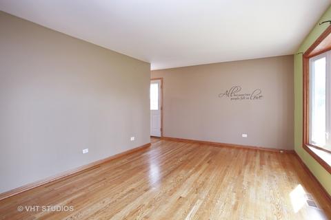 2909 Cardinal Dr, Rolling Meadows, IL 60008 photo 3