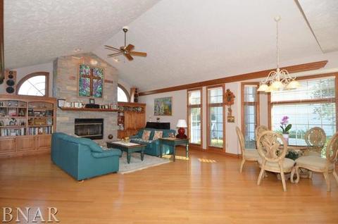 5 Milton Ln, Bloomington, IL 61704 photo 7
