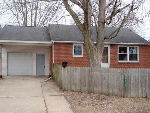 321 Spruce St, Morris, IL 60450 photo 1