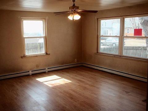 321 Spruce St, Morris, IL 60450 photo 4