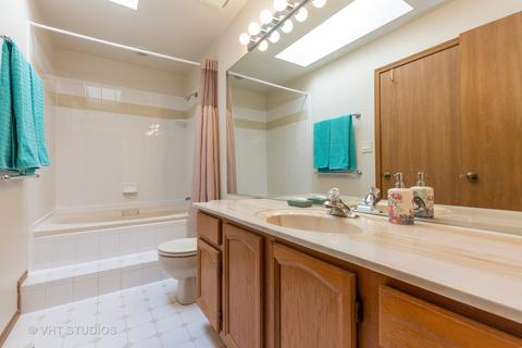 4496 Opal Dr, Hoffman Estates, IL 60192 photo 12