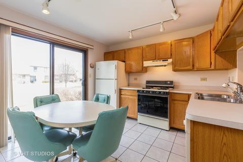 4496 Opal Dr, Hoffman Estates, IL 60192 photo 4