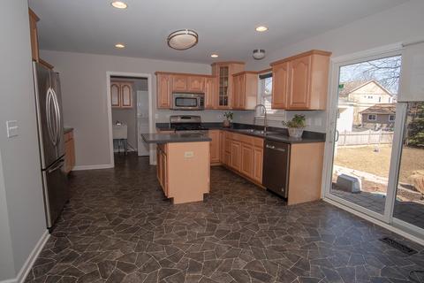 5812 Greenview Rd, Oakwood Hills, IL 60013 photo 10