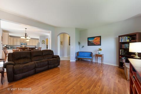 408 Plainview Dr, Bolingbrook, IL 60440 photo 11